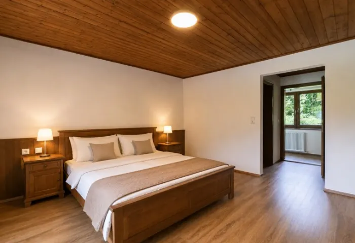 SCHLAFZIMMER 2